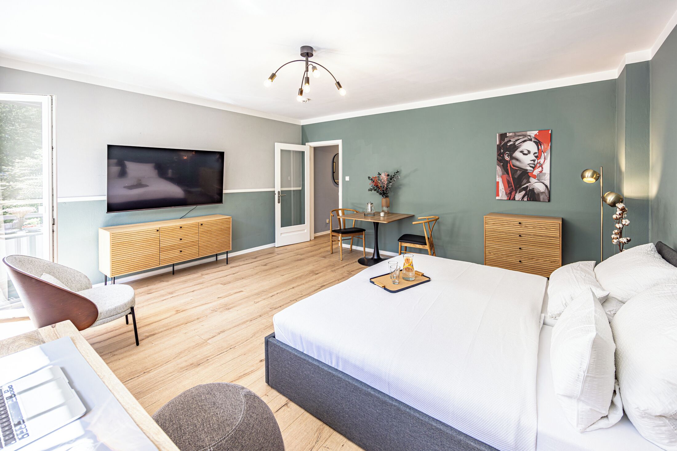 1 bedroom, desk, travel crib, free WiFi