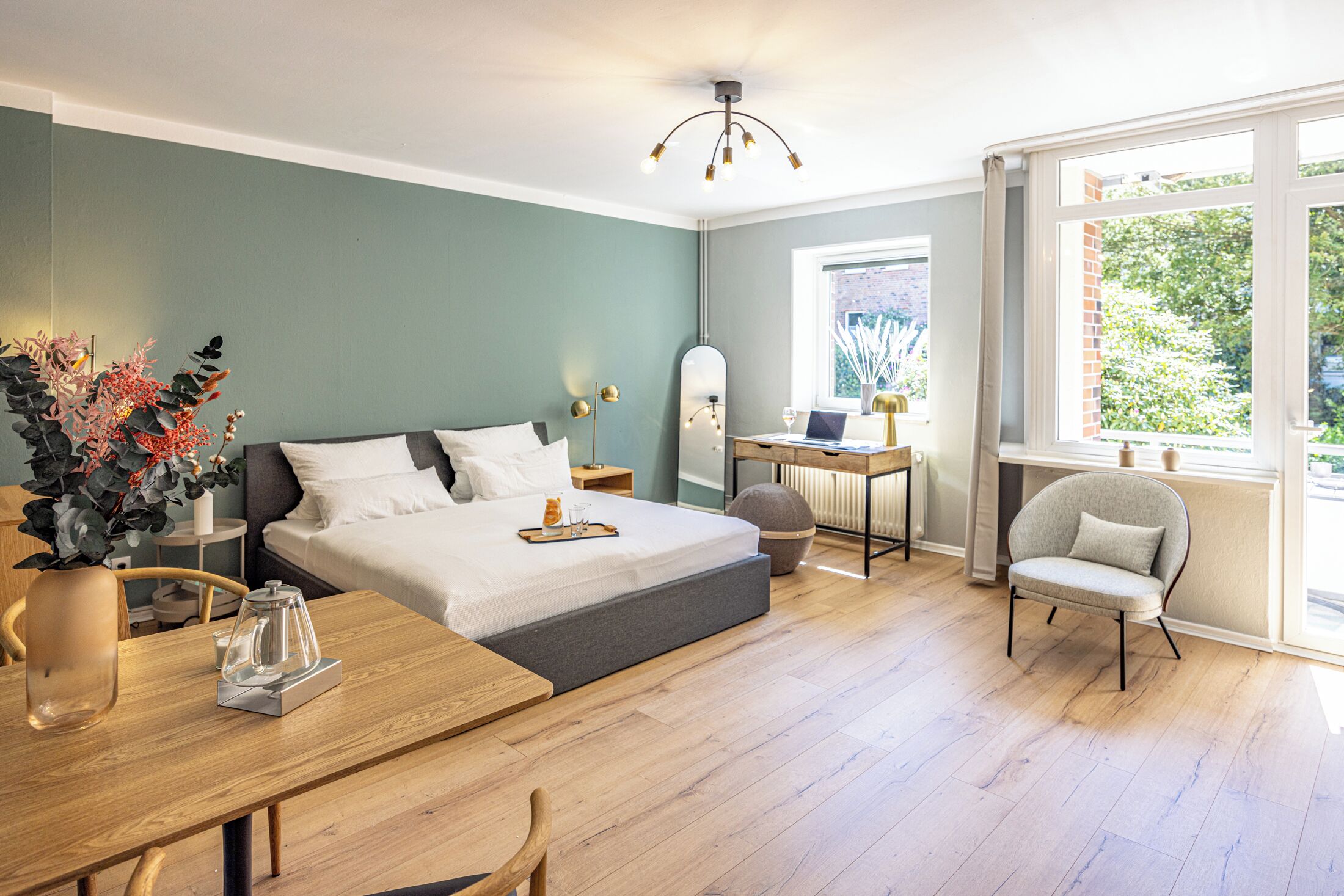 1 bedroom, desk, travel crib, free WiFi