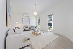 Télévision, chaîne hi-fi