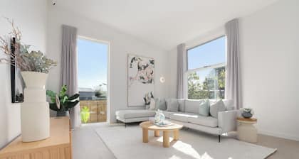 Bella Villa  - Luxury 4 bedroom home with pool only 300m to Beach