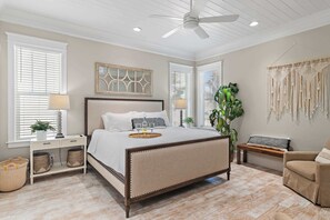 4 habitaciones, tabla de planchar con plancha, cuna de viaje y wifi