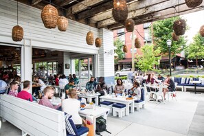 Outdoor dining - Ready Aim (Atlanta)