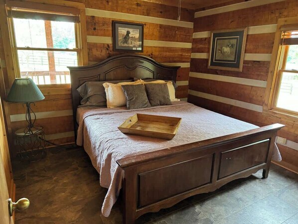 3 habitaciones, tabla de planchar con plancha, wifi y ropa de cama