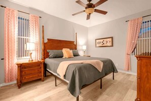 4 Schlafzimmer, Bügeleisen/Bügelbrett, Reisekinderbett, WLAN