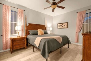 4 chambres, fer et planche à repasser, lit parapluie, Wi-Fi