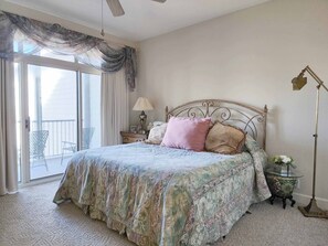 3 室のベッドルーム、アイロン / アイロン台、WiFi (無料)、ベッドシーツ