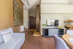 2 bedrooms, laptop workspace, iron/ironing board, free WiFi