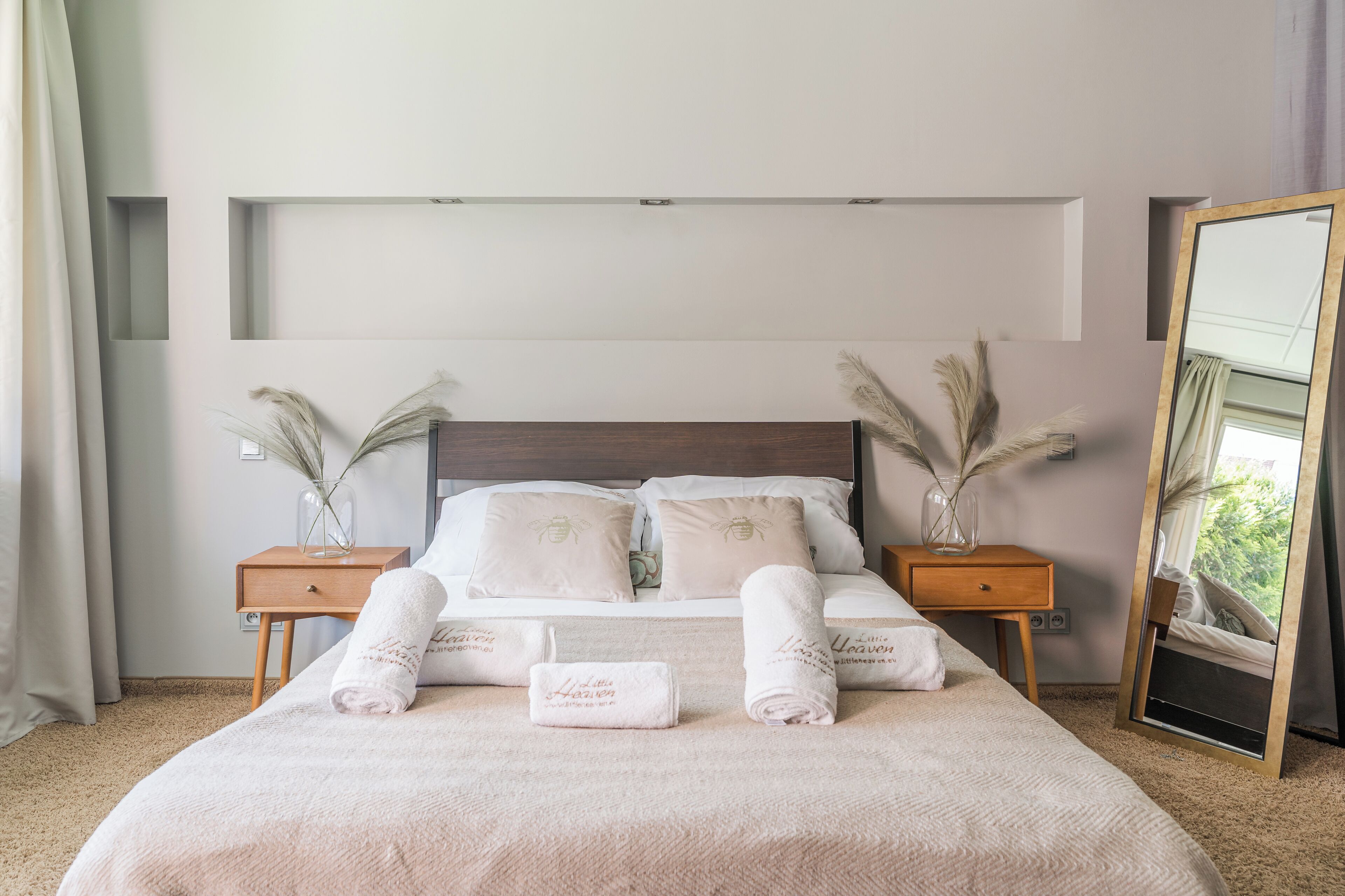 Superior Apartment, 2 Bedrooms, Balcony | Laptop workspace, iron/ironing board, free WiFi