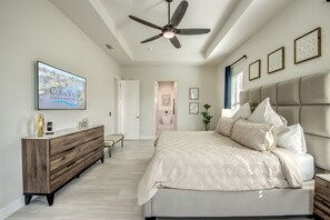 4 bedrooms, desk, iron/ironing board, free WiFi