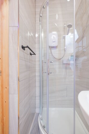 Studio | Bathroom