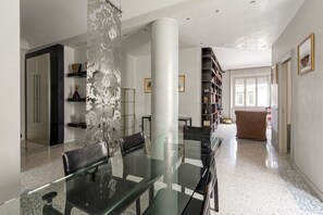 Interior - Stylish 1 br Close to Duomo (Milan)