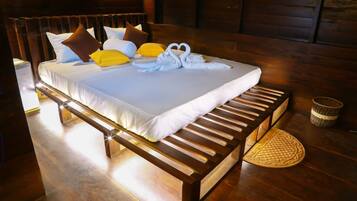 Alpehytte – deluxe, balkong, hageutsikt | Skrivebord, skrivebord for bærbar PC, lydisolert og wi-fi (inkludert)