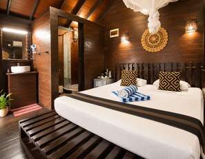 Deluxe Chalet, Balcony, Garden View | Desk, laptop workspace, soundproofing, free WiFi