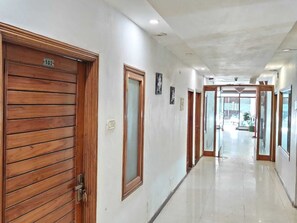 Lobby - Hotel Queensland (Amritsar)