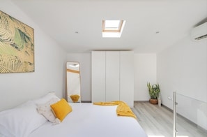 1 habitación, tabla de planchar con plancha, wifi y ropa de cama