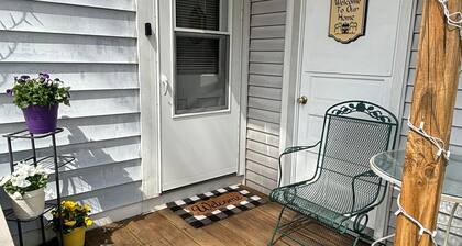 "Simple Stay" Conveniently located to everything!