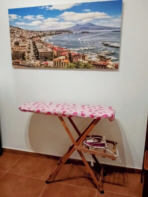Iron/ironing board