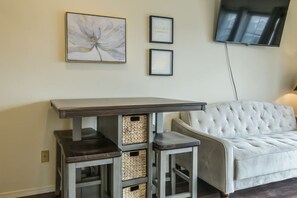 TV - Cozy Condo Retreat at Fall Creek (Branson)