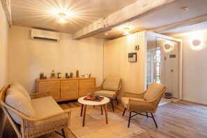 Interior - Charming gîte, 45 minutes from Toulouse and Carcassonne (Montferrand)