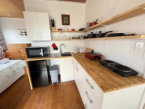 Apartment | 1 bedroom, Internet - Motel Style Unit in the Heart of Collingwood (Collingwood)