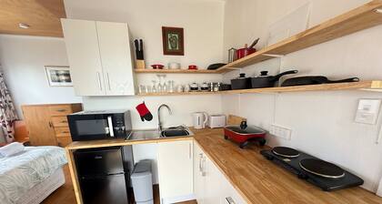 Motel Style Unit in the Heart of Collingwood