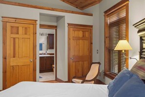 4 bedrooms, WiFi, bed sheets