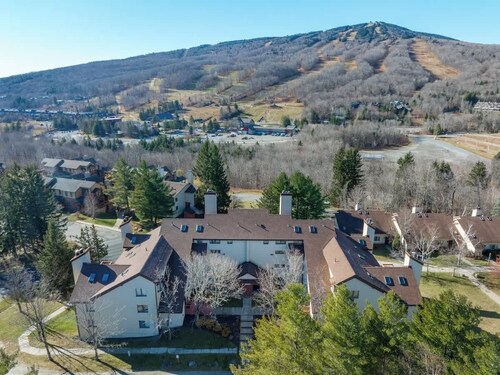 Snow Mtn Escape-Shuttle to Mt.Snow w/ Indoor Pool!