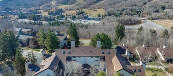 Snow Mtn Escape-Shuttle to Mt.Snow w/ Indoor Pool!