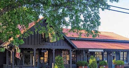 Leiper’s Retreat: Family|Artists|Friends|Girl Trip - Creativity Found