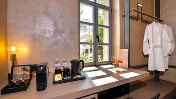 Hochwertige Bettwaren, Minibar, laptopgeeigneter Arbeitsplatz