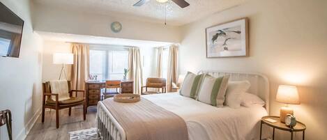 1 dormitorio, tabla de planchar con plancha, wifi y ropa de cama