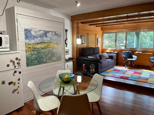 Beautiful studio, fully equipped.  