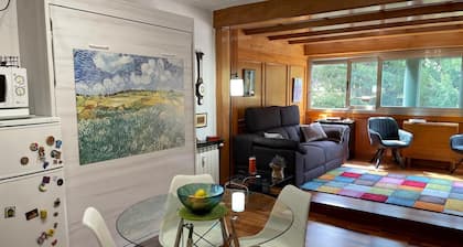 Beautiful studio, fully equipped.