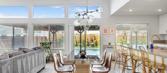 Desert Luxury: Pool, Pickleball, Golf & Game Room