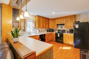 House (2 Bedrooms) | Interior