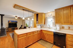 House (2 Bedrooms) | Interior