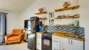 Interior - Central & Convenient Location: Mesa Studio Getaway (Mesa)