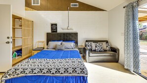 Interior - Central & Convenient Location: Mesa Studio Getaway (Mesa)