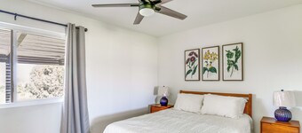 Water-view Home w/ Hot Tub in Lake Elsinore!