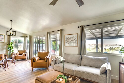 Water-view Home w/ Hot Tub in Lake Elsinore!