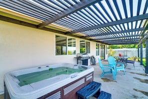 House (3 Bedrooms) | Interior - Water-view Home w/ Hot Tub in Lake Elsinore! (Lake Elsinore)