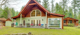 Ski, Fish & Explore: Packwood Home w/ Sauna!