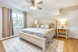 House (5 Bedrooms) | Interior