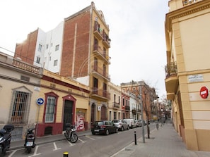 Exterior - Apartment for 8 in Gracia (Barcelona)