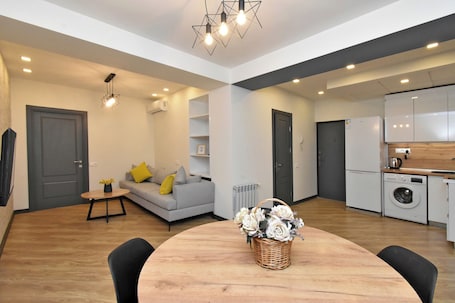 ๋์ฉ๋ ๋์ฅ๊ณ , ์ ๊ธฐ ์ฃผ์ ์