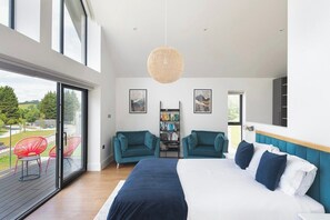 4 bedrooms, iron/ironing board, travel cot, WiFi