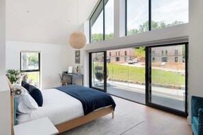 4 bedrooms, iron/ironing board, travel cot, WiFi