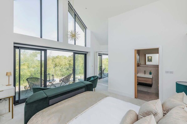 Unclassified image, 1 of 48, button