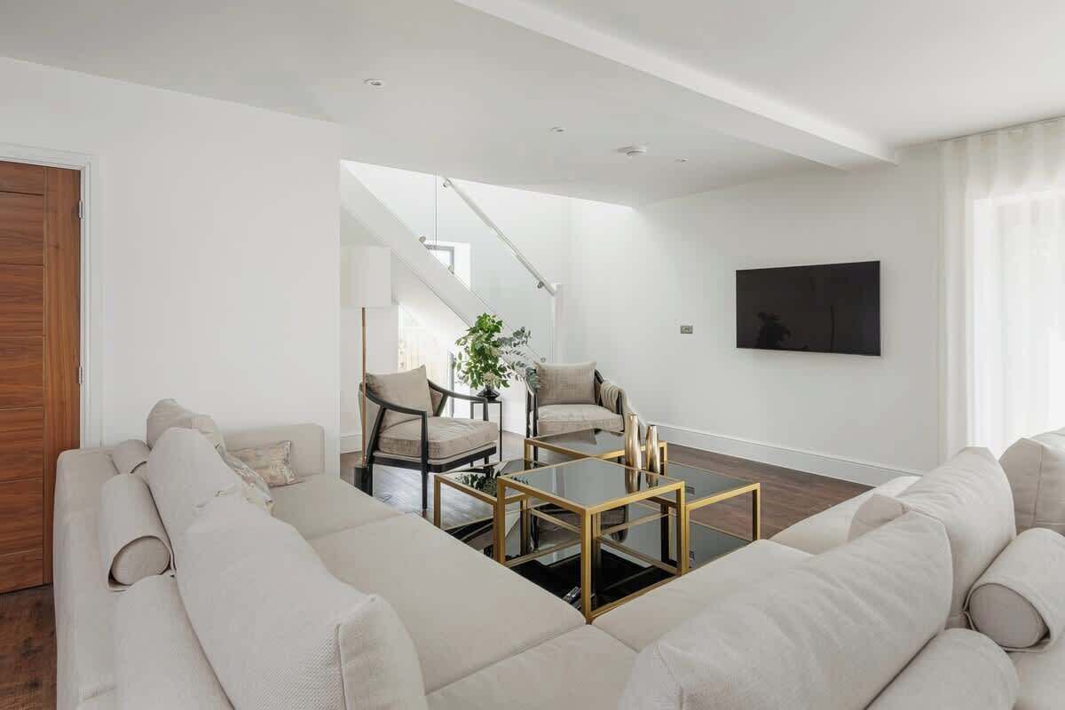 TV, offices