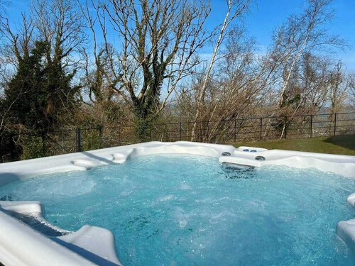 Blooms House - Cookswood